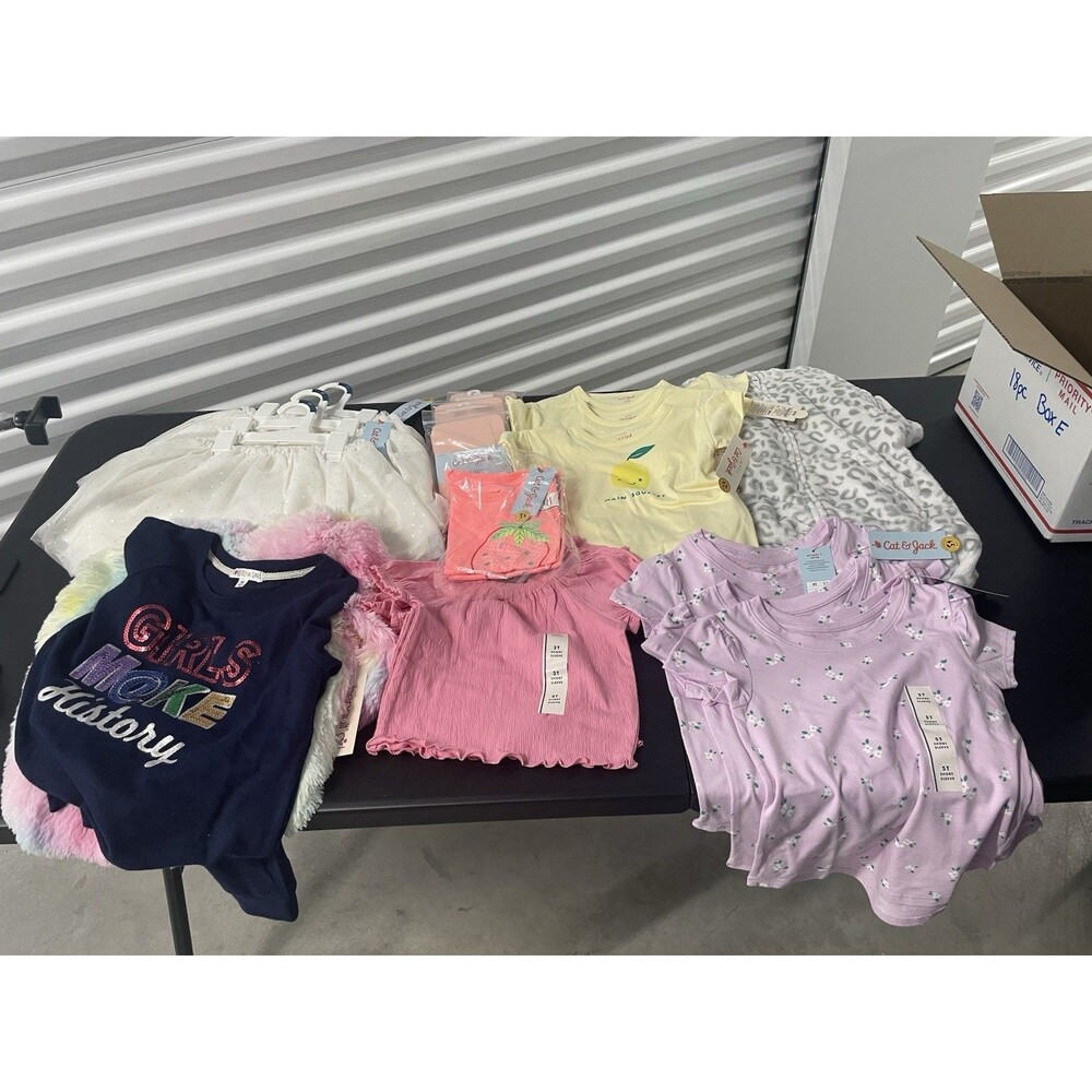Bundle Of New 18 Pc Children’s Clothing Mixed Sizes